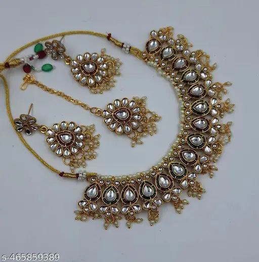Royal Radiance Kundan Necklace Set – With Maang Tikka & Earrings